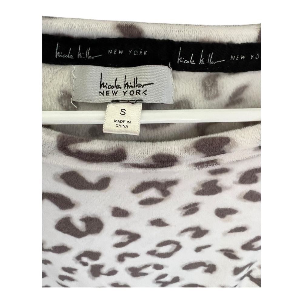 Nicole Miller Gray Leopard Print Sweater - Picture 3 of 4